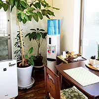 院内のフリードリンクコーナー